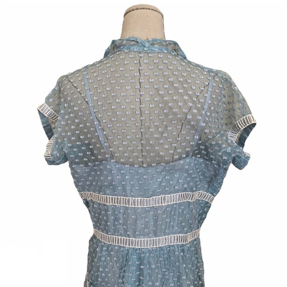 Elegant Blue Lace Dress - Picture 4 of 12